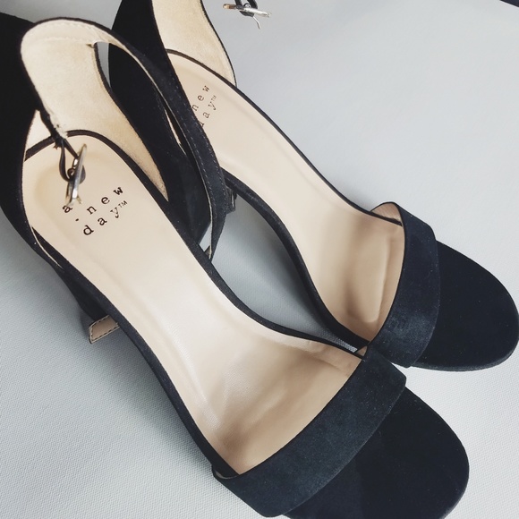 NWT Black heeled sandals-size 8 and 9 - Picture 2 of 3